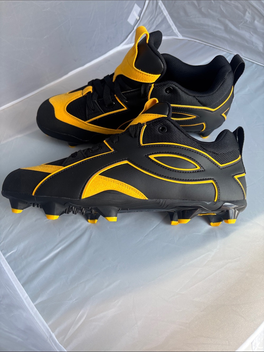Under Armour UA Yard Icon TPU Cleats
NEW! - Picture 4 of 7